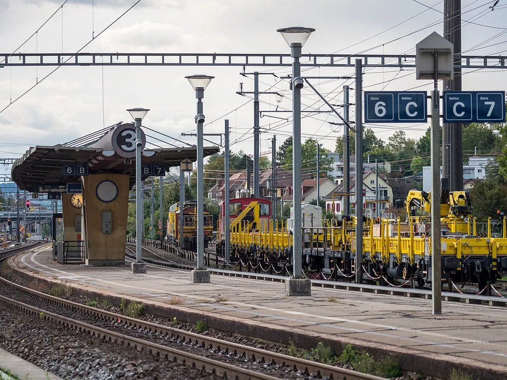 Bahnhof Winterthur Grüze, Nordöstliches Perrondach