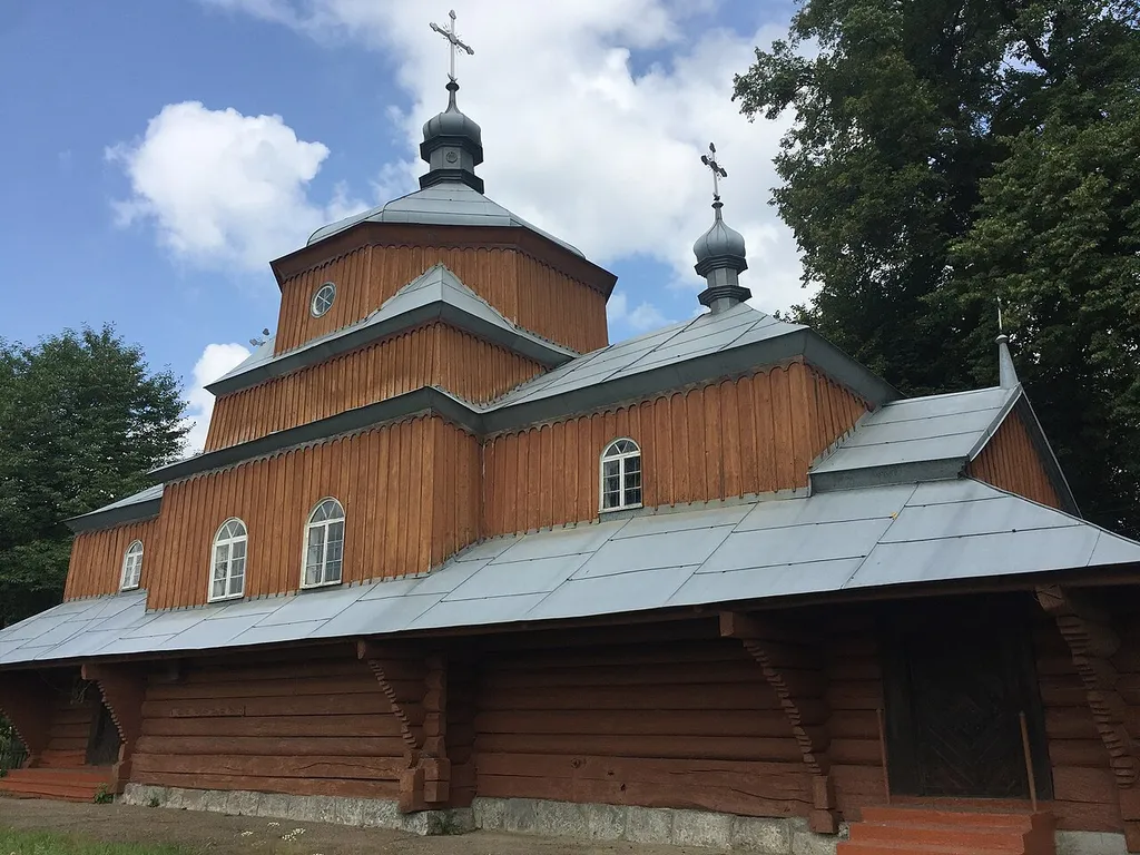 Церква Покрову Пресвятої Богородиці, Середній Бабин, південно-західна околиця села