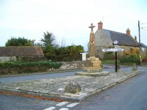Medieval standing cross 320m east of St Andrew's Church