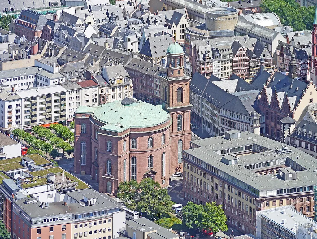 Die Paulskirche, 2018 in Frankfurt am Main vom Maintower aus.