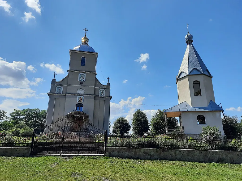 Церква Святого Архистратига Михаїла ПЦУ с.Бобулинці Чортківський р-н, Тернопільська обл