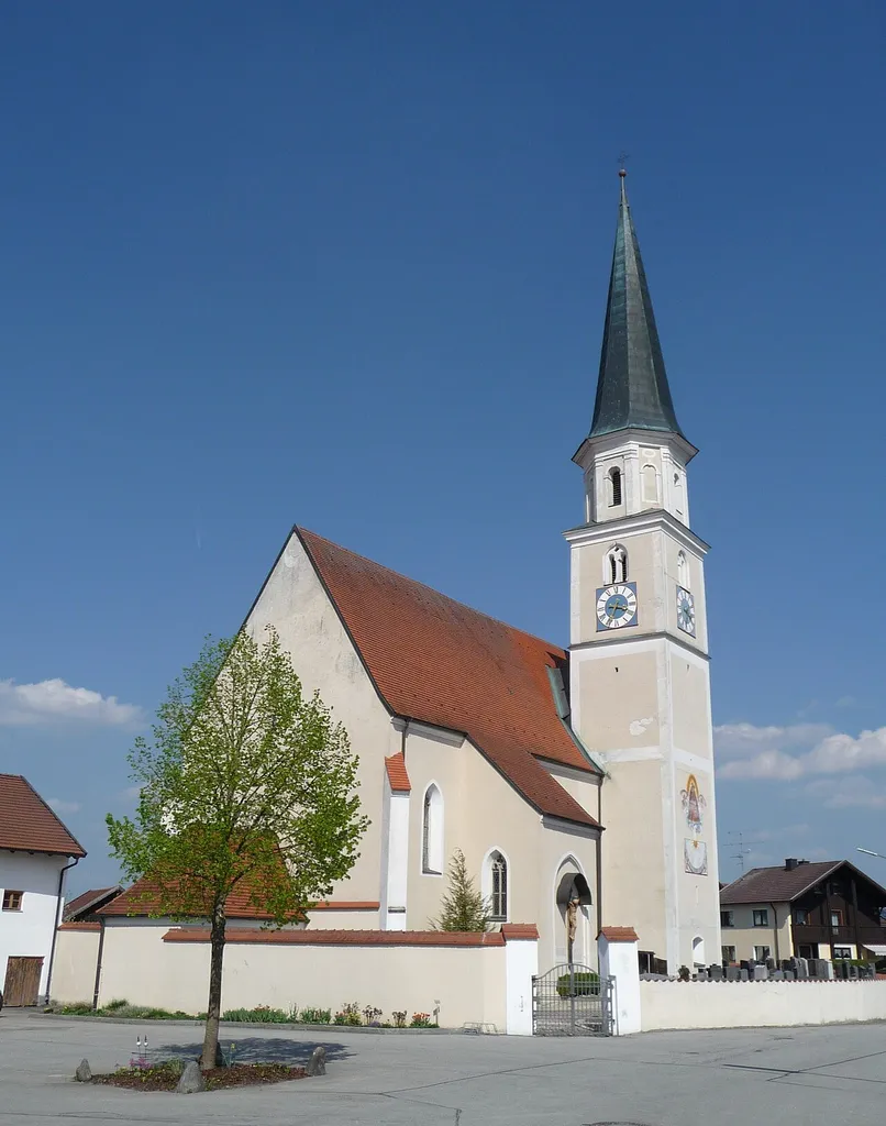 Die Pfarrkirche Maria Himmelfahrt in Uttigkofen