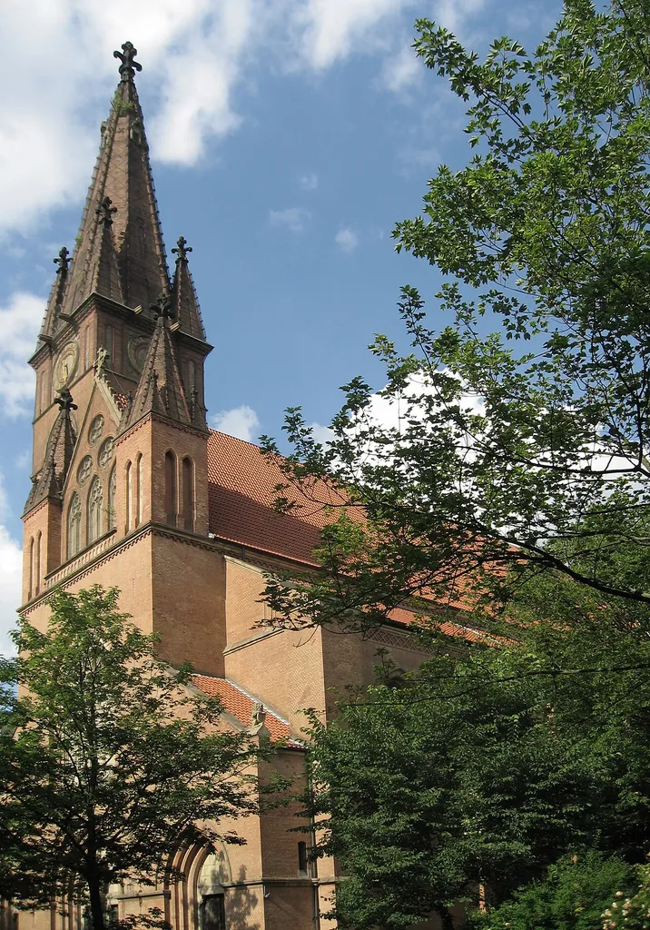 Dortmund, Liebfrauenkirche, Westfassade von Südwesten. Amalienstraße