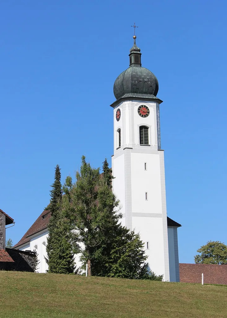 Aussenansicht der Kirche St. Michael, Niederbüren, Schweiz