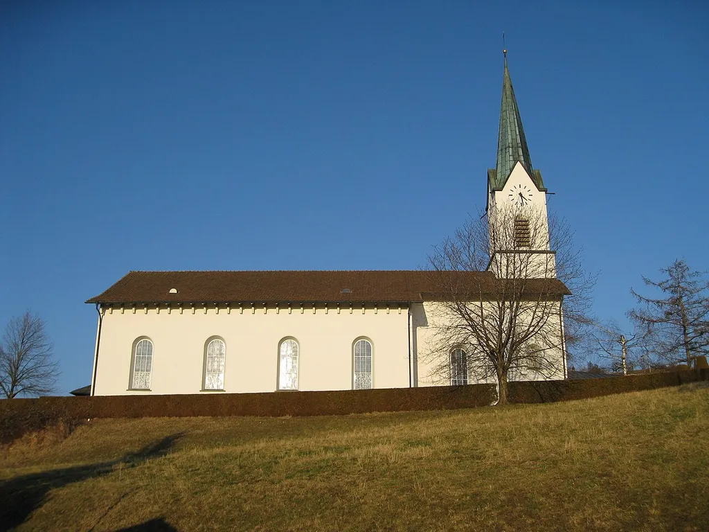 Die Kirche in Bettwiesen von Süden aus gesehen.