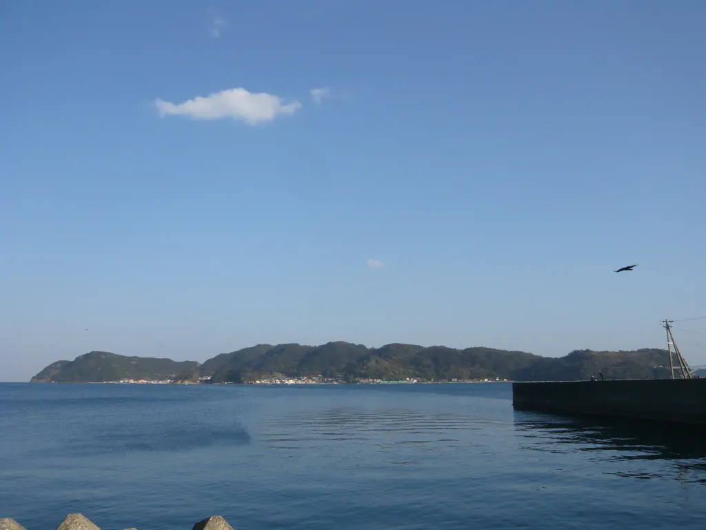 紀伊大島全景。串本港より