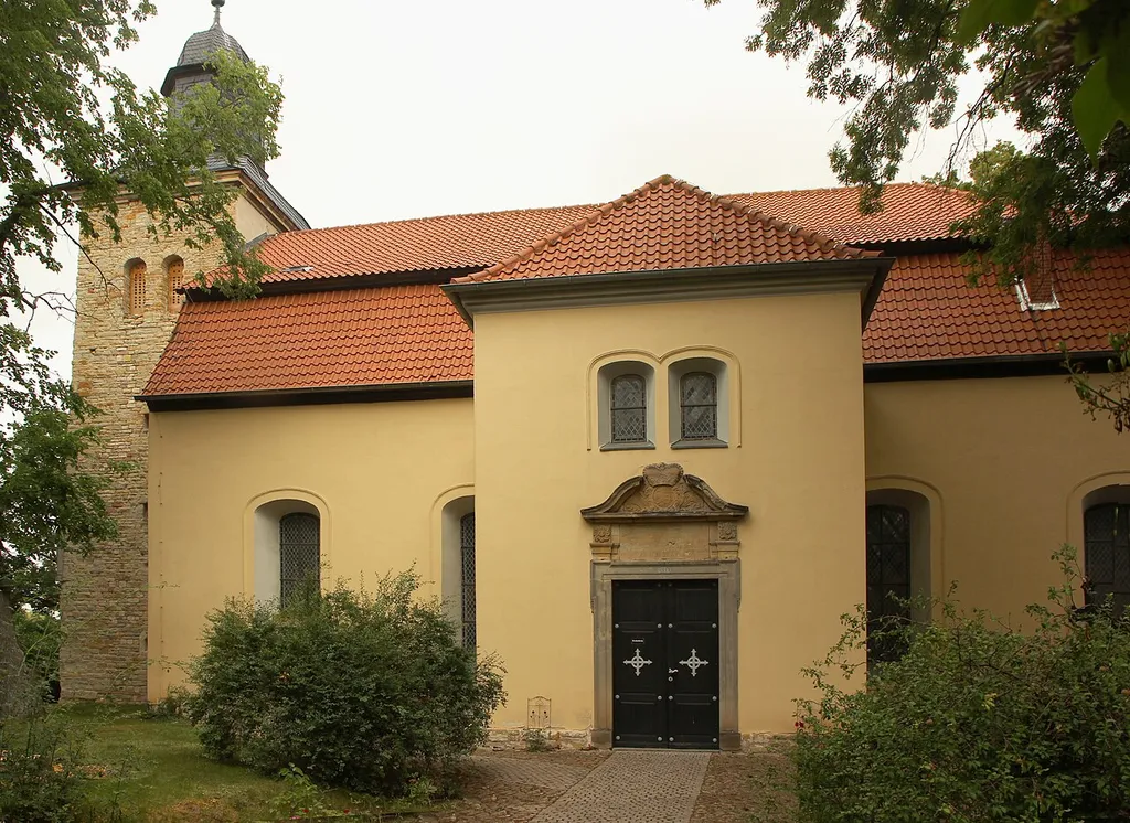 Gnadenkirche Giersleben Südseite, gedreht, perspektivisch entzerrt
