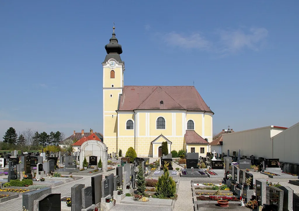 Die kath. Pfarrkirche hl. Nikolaus in der niederösterreichischen Marktgemeinde Langenrohr.