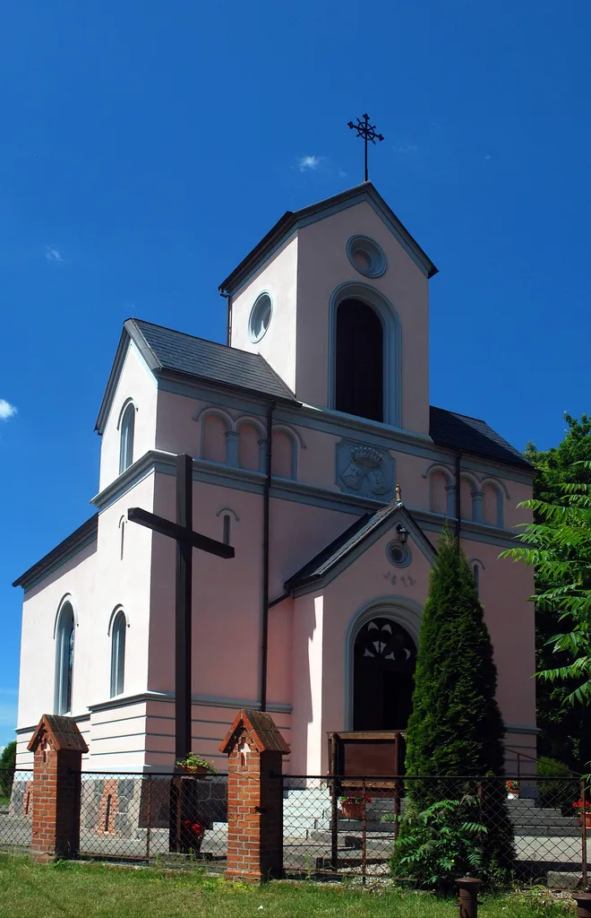 Waplewo Wielkie - dawna kaplica grobowa Sierakowskich, obecnie rzymskokatolicki kościół parafialny p.w. św. Maksymiliana Marii Kolbego, 1873.