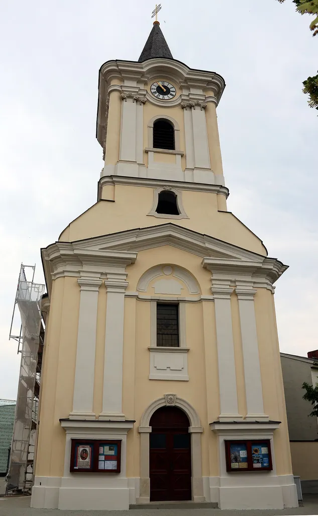 Kath. Pfarrkirche hl. Katharina in Podersdorf am See, Burgenland.