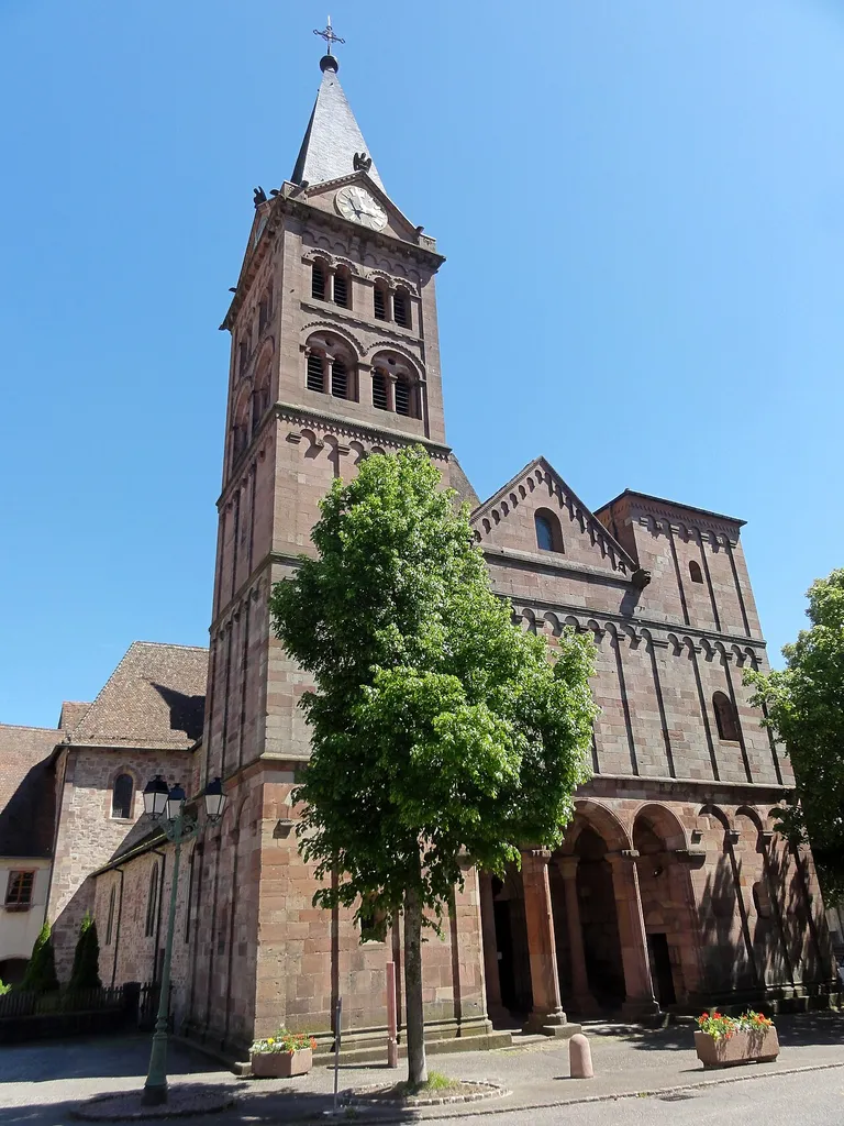 Alsace, Haut-Rhin, Collégiale Saints-Michel et Gangolphe de Lautenbach This building is classé au titre des monuments historiques de la France. It is indexed in the base Mérimée, a database of architectural heritage maintained by the French Ministry of Culture, under the references PA00085503 and IA00054819 . brezhoneg ∙ català ∙ Deutsch ∙ English ∙ español ∙ Esperanto ∙ euskara ∙ français ∙ italiano ∙ magyar ∙ Nederlands ∙ português do Brasil ∙ português ∙ română ∙ sicilianu ∙ slovenščina ∙ suomi ∙ svenska ∙ Ελληνικά ∙ беларуская (тарашкевіца) ∙ македонски ∙ русский ∙ українська ∙ বাংলা ∙ 中文 ∙ +/− Façade occidentale: massif (XIIe) et clocher (XIXe).
