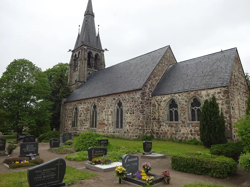 Kirche Berkau. Berkau ist Ortsteil und Ortschaft der Stadt Bismark (Altmark) im Landkreis Stendal in Sachsen-Anhalt
