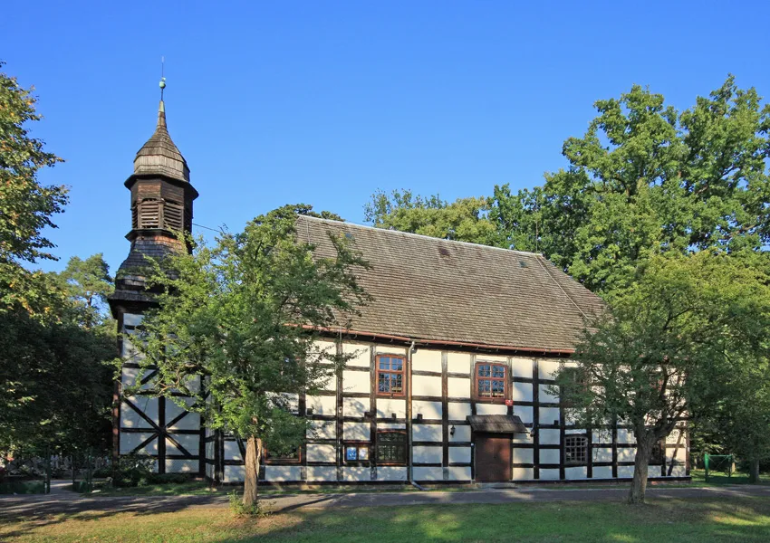kościół ewangelicki, ob. rzym.-kat. fil. p.w. św. Wniebowzięcia NMP, szachulcowy, 1786, 1866, nr rej.: 760/64 z 1.04.1964