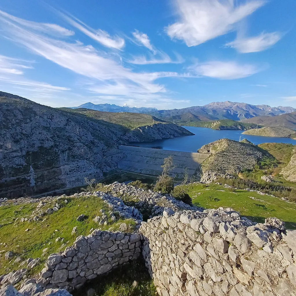 Vau i Dejës Castle (ruined castle in Albania)