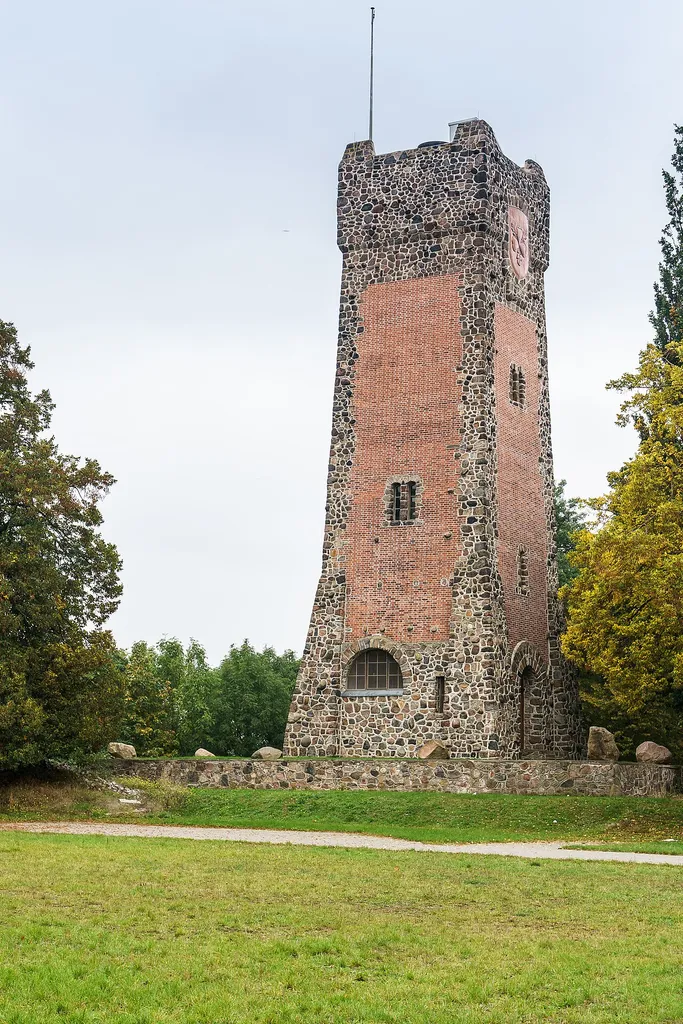 Bismarckturm auf dem Haug'schen Windmühlenberg bei Burg (bei Magdeburg)