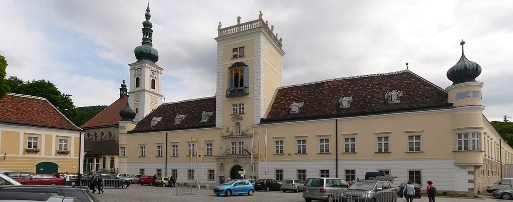 Stift Heiligenkreuz, Niederösterreich (Panorama) This media shows the protected monument with ObjektID 54158 in Austria. (Commons, de, Wikidata)