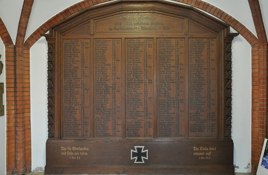 Lauenburg, Maria-Magdalenen-Kirche, Gefallenendenkmal 1. Weltkrieg