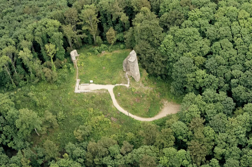 Fotoflug Sauerland Nord. Attendorn, Ruine Waldenburg