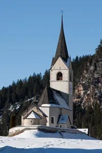 Katholische Kirche Allerheiligen und Kapelle St. Luzius