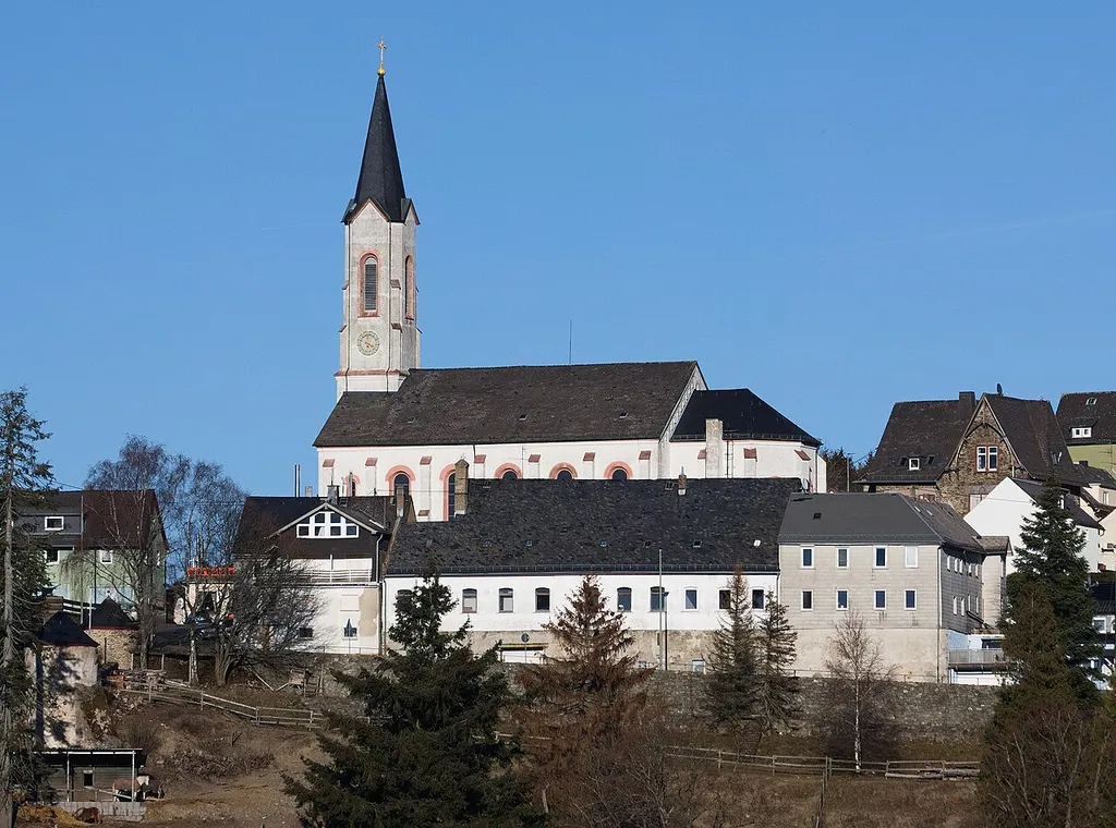Center of Oberreifenberg (Taunus, Germany) with the catholic church St. George.