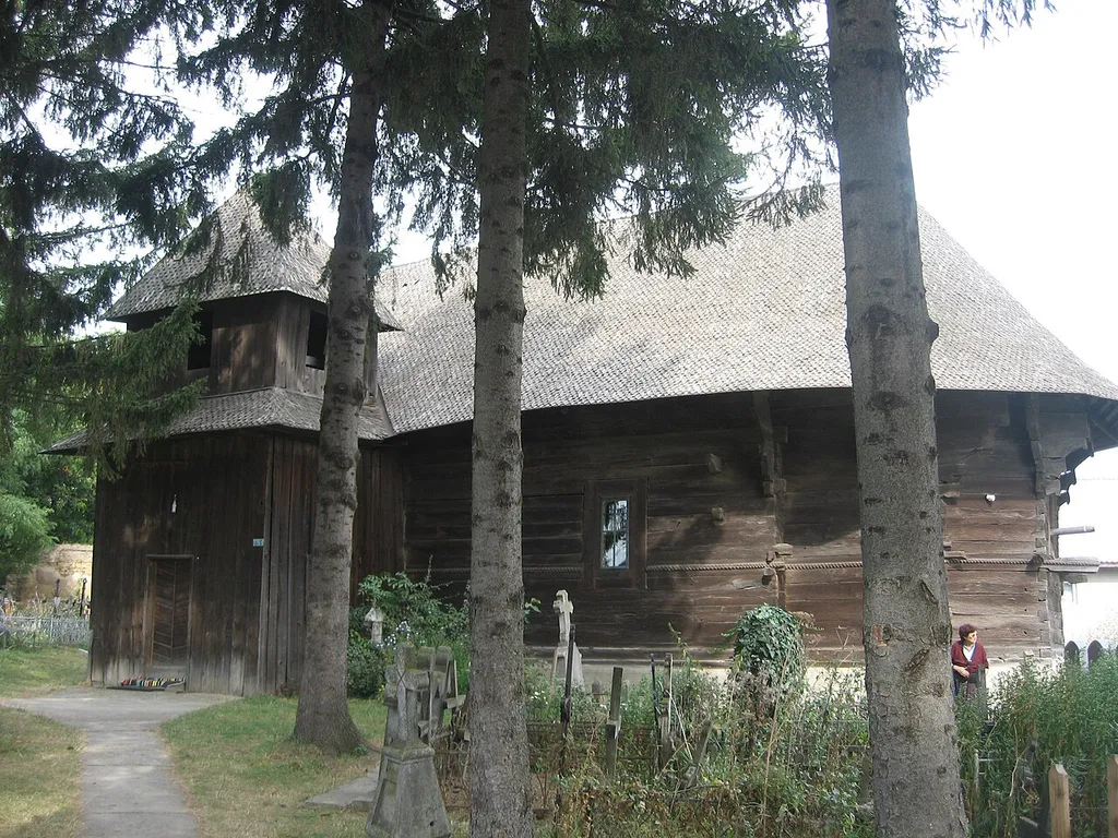 Biserica de lemn din Drăguşeni