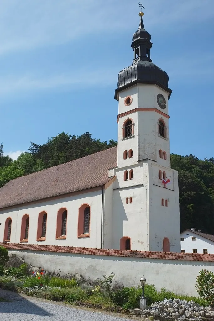 katholische Pfarrkirche St. Andreas in Wellheim im Landkreis Eichstätt (Bayern)
