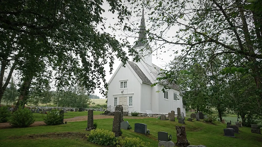 Salberg kirke, ligger i Inderøy kommune, øst for tettstedet Hylla. Kirken nevnes som Norges minste sognekirke i tre.