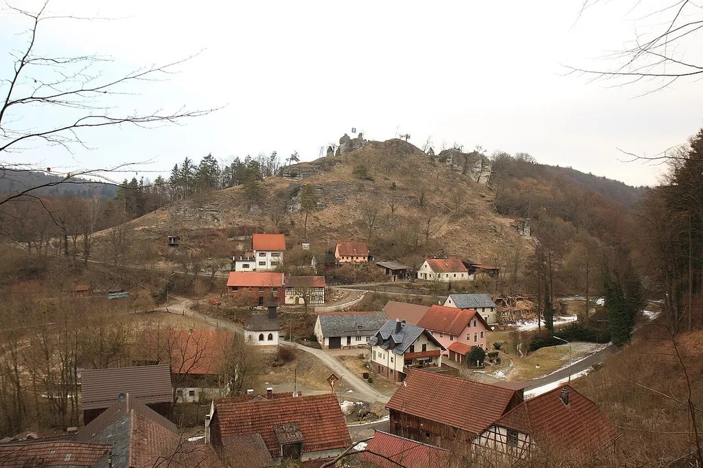 Burgstall Niesten - Ansicht des Burgberges