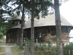 Wooden church in Drăgușeni, Suceava