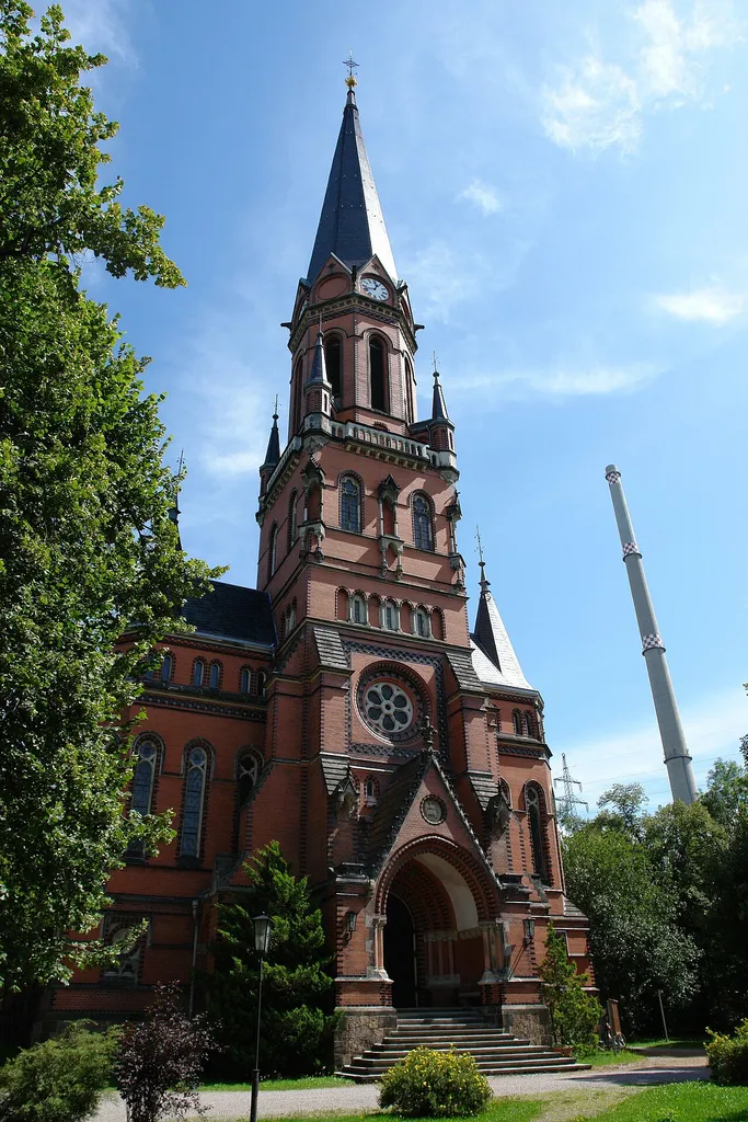 St. Michaelis Kirche Annaberger Straße, Westseite mit Turm und Haupteingang