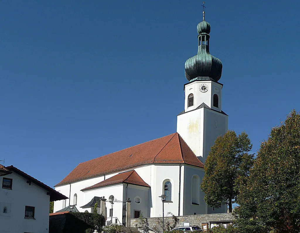 Die Pfarrkirche St. Johannes in Moosbach