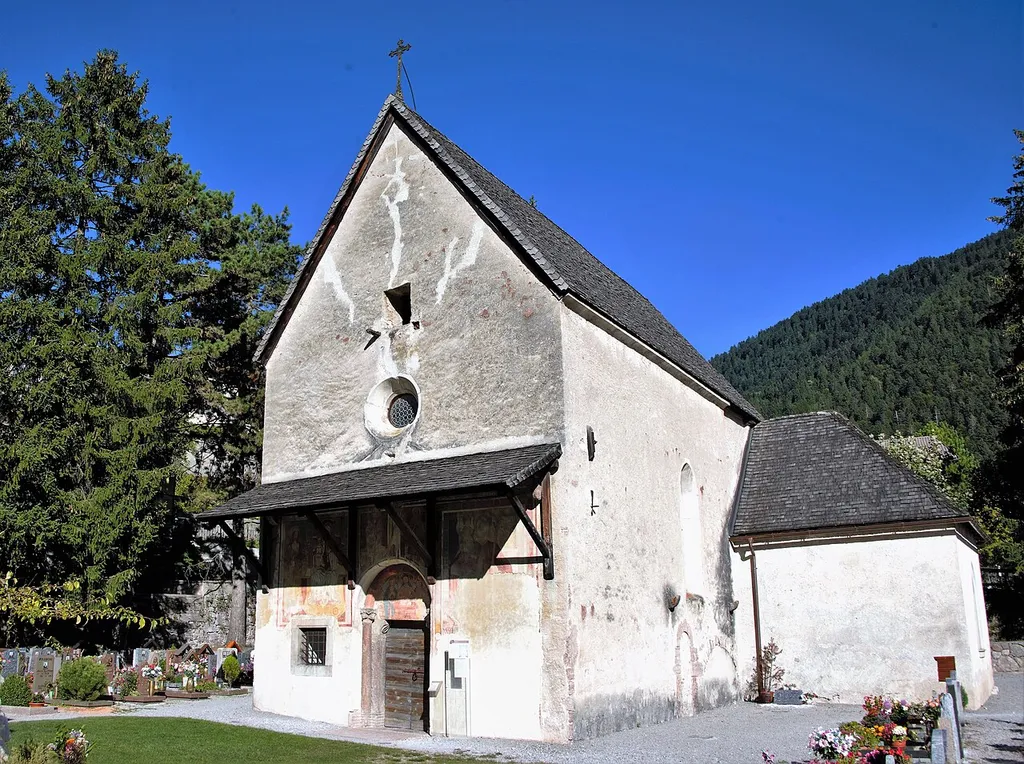 chiesa di San Vigilio; questa antica Chiesa manca del campanile.