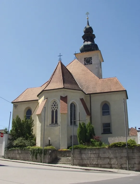 Church in Hörsching This media shows the protected monument with ObjektID 15163 in Austria. (Commons, de, Wikidata)