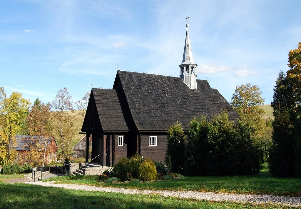 Kromnów - drewniany kościół p.w. św. Jerzego (zabytek nr A/756/1409 z dn. 23.09.65)