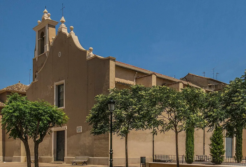 Edifici del segle XVII situat a la Plaça del Convent de Carcaixent, a la Ribera Alta del País Valencià.