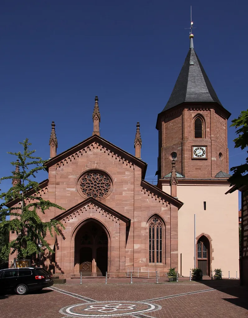 Loffenau, Heilig-Kreuz-Kirche; Südansicht.