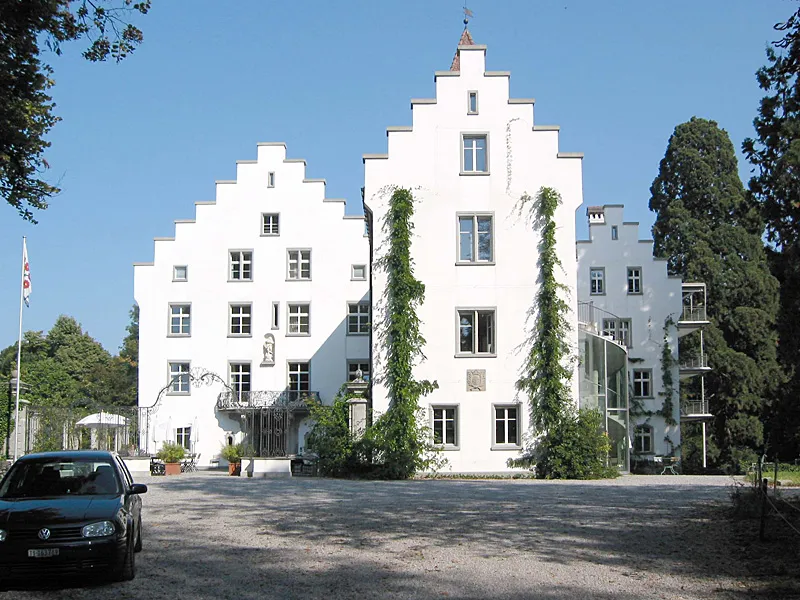 Wartegg castle and park