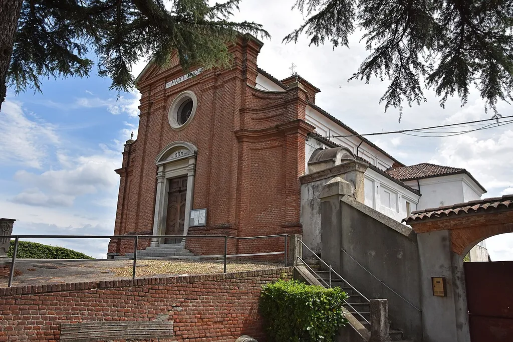 La chiesa di san Marziano a San Marzanotto, frazione di Asti.
