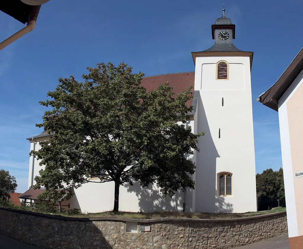 Evangelische Kirche von Aspisheim (Rheinhessen), von Süden aus fotografiert