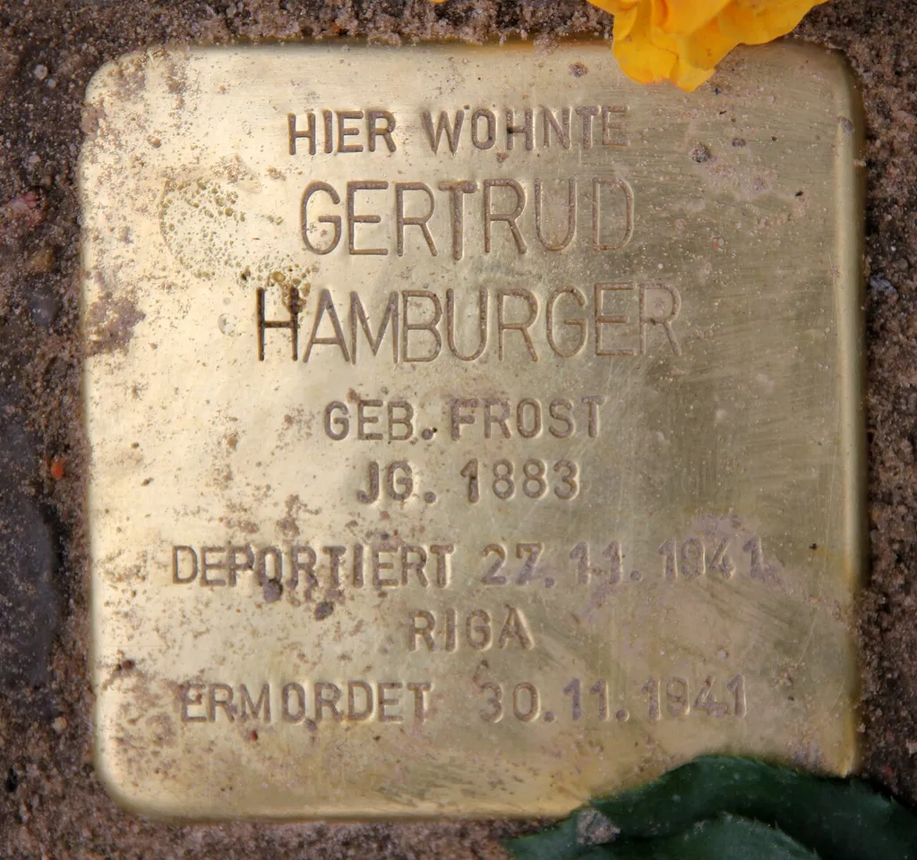 "Stolperstein" (stumbling block), Gertrud Hamburger, Witzlebenstraße 20, Berlin-Charlottenburg, Germany
