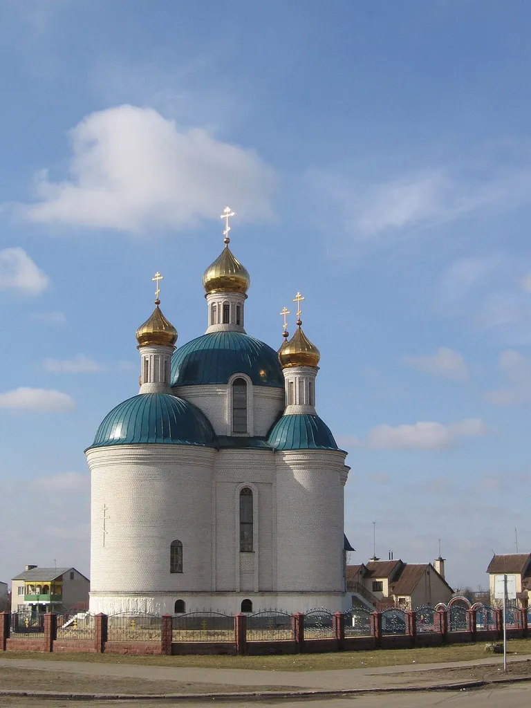 Матыкалы, царква Св. Ганны, бок (пасля 1990) - Matykaly, Church of St. Anna, side (after 1990)