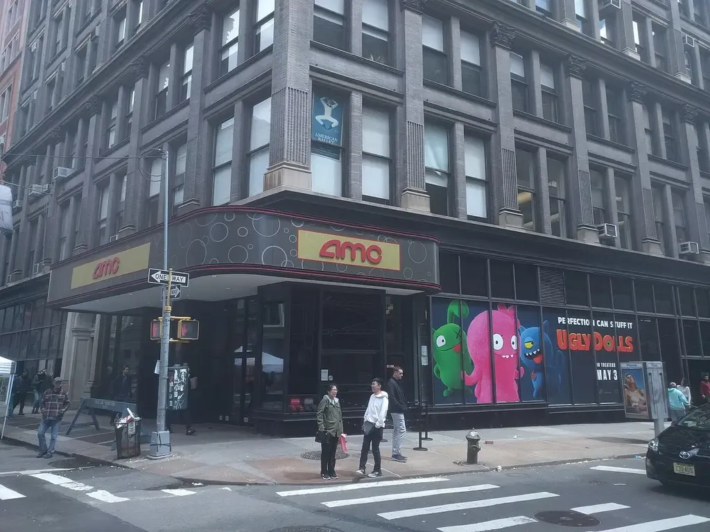 AMC 19th Street East 6