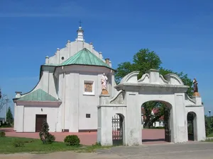 Saints Andrew and Margaret church in Dmosin