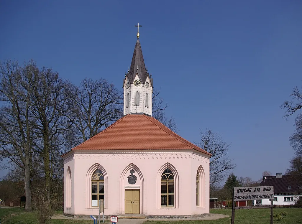 Gransse Ortsteil Dannenwalde in Brandenburg. Die Kirche ist Teil der Schlossanlage.