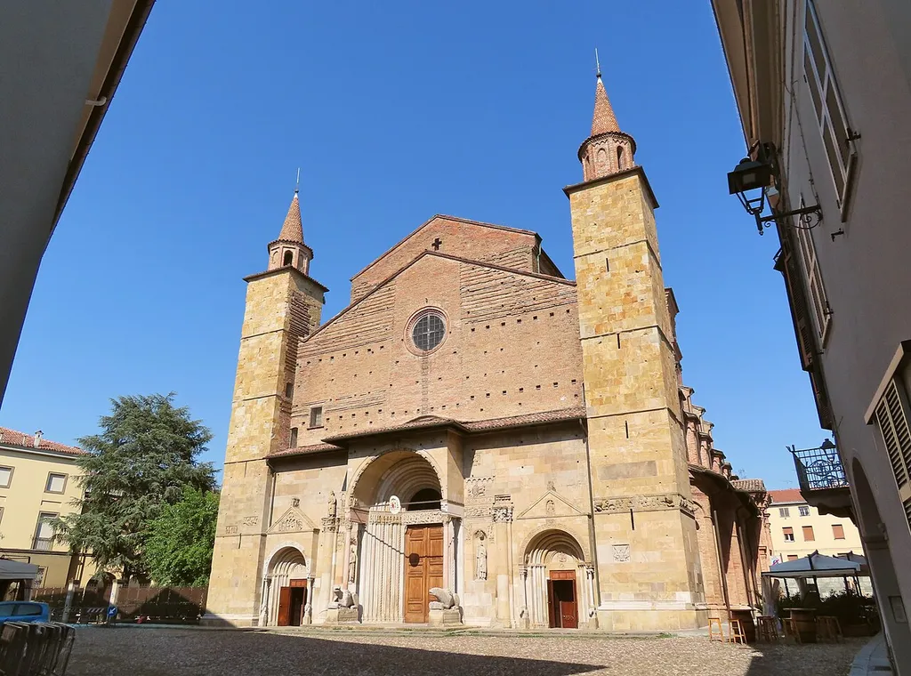 Facciata del duomo di Fidenza