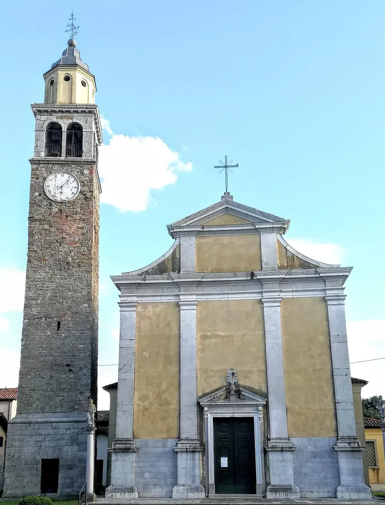 La chiesa e il campanile di Trivignano Udinese
