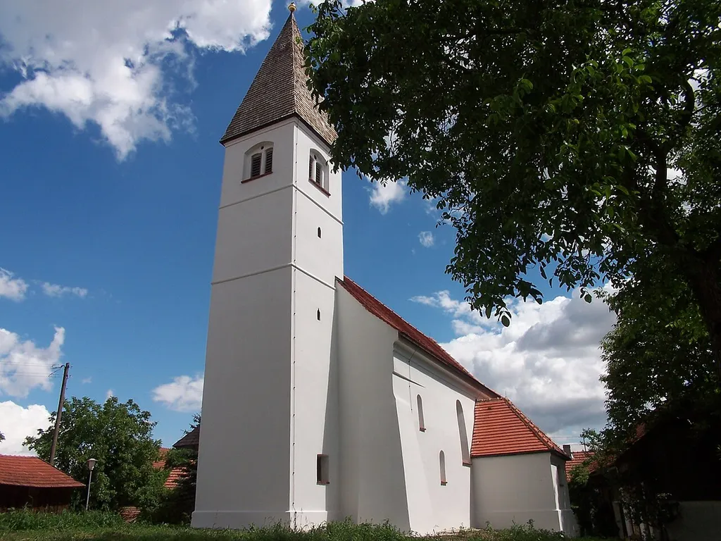 Weng, Moosberg, Kirchgasse 4. Katholische Kirche St. Leonhard, barock, um 1700; mit Ausstattung.
