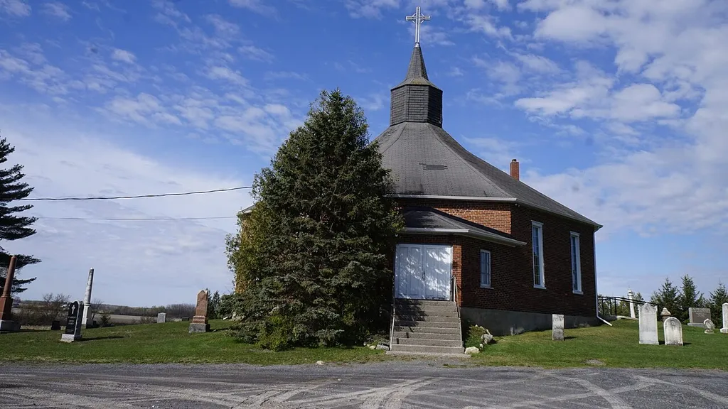 St. Andrew's United Church (church in South Glengarry, Ontario)