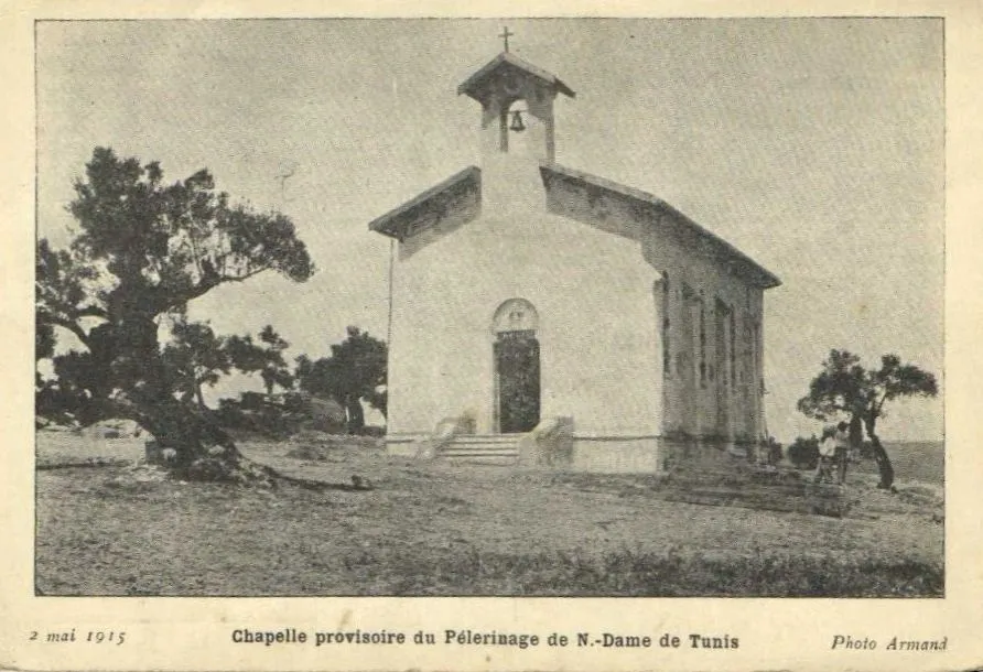 Carte postale représentant la chapelle Notre-Dame à Tunis en 1915