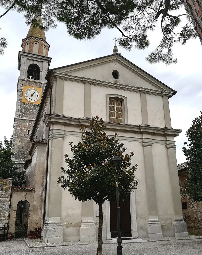 La chiesa di Santa Maria Assunta a Cavenzano